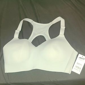 Women's new Avia high impact sports bra, size Medium D/DD